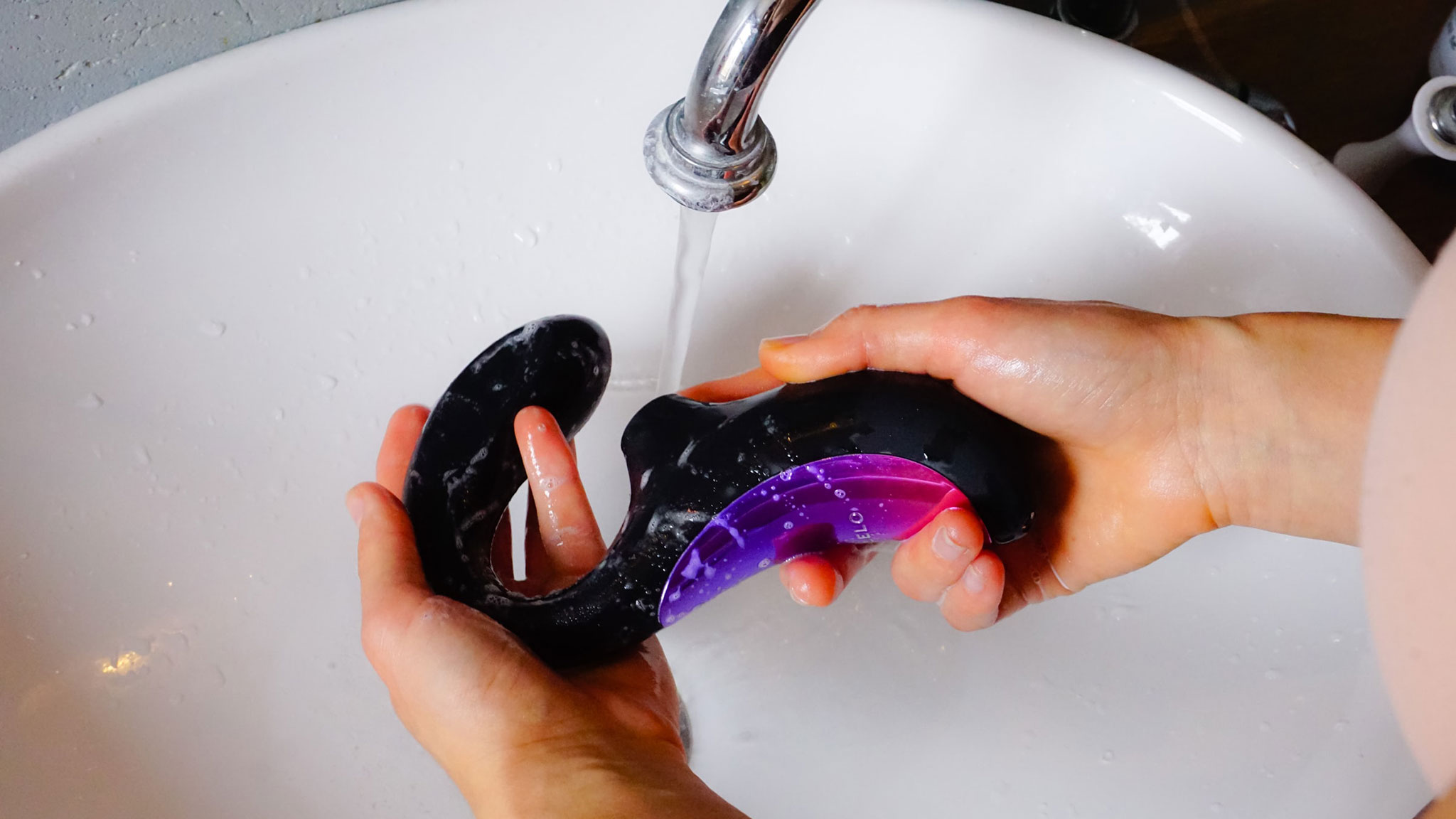 How to clean a dildo